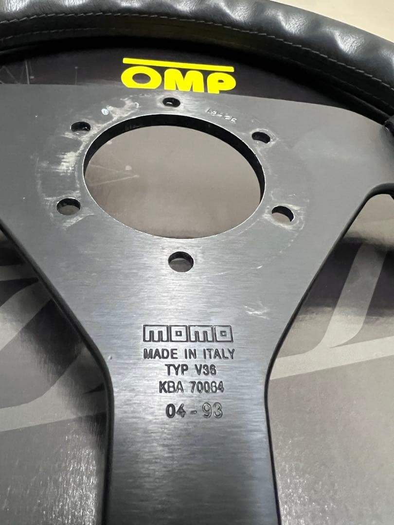 (タコウィンナー)momoステアリングホイール