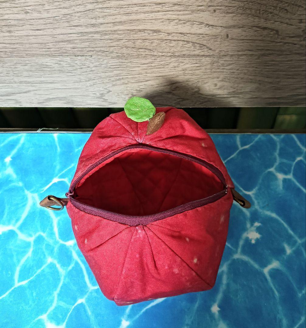 もんちゃんです　りんごバッグ　ウサギりんごバッグ　餃子バッグ