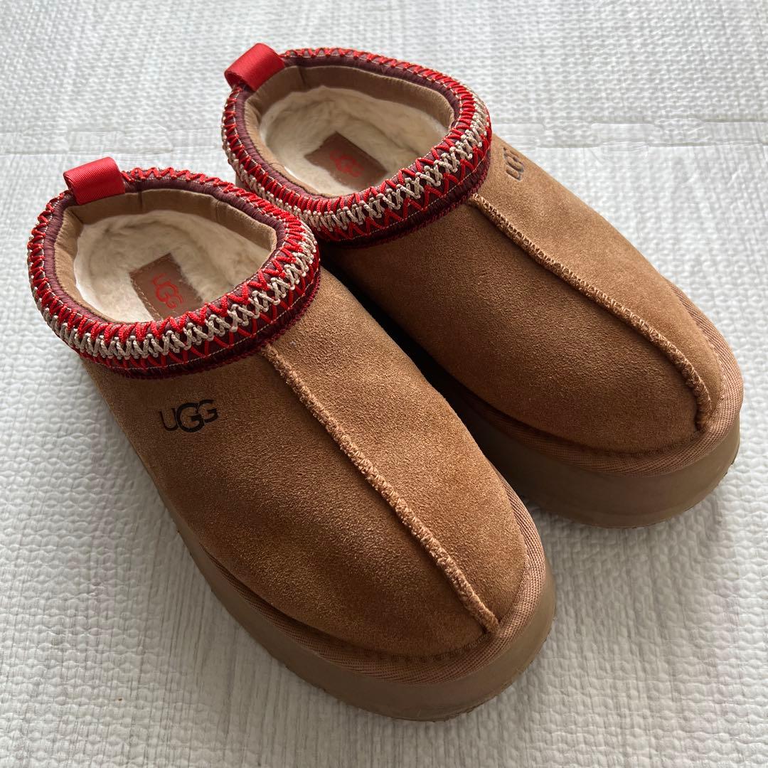 靴 UGG Tazz II 23cm