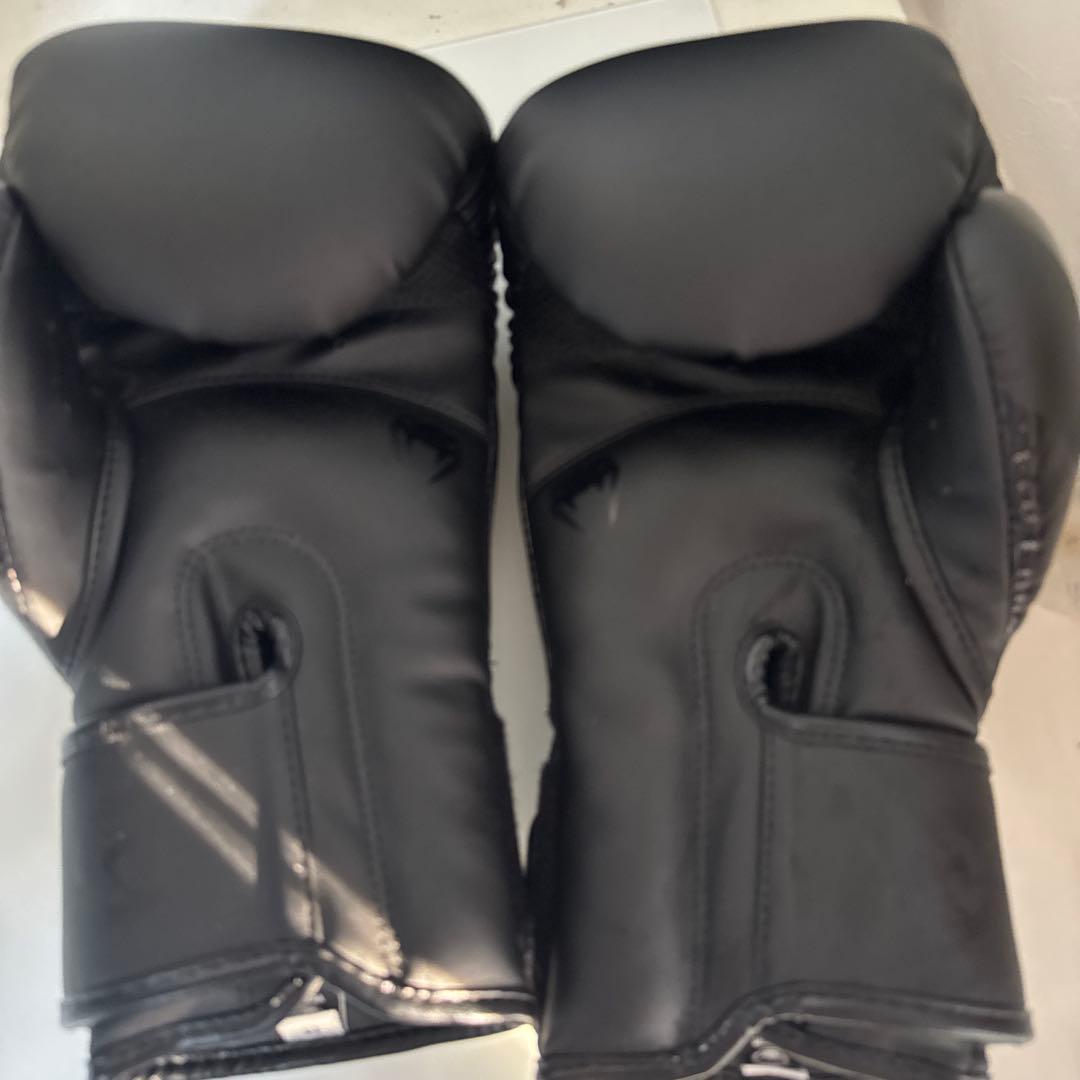 VENUM（ヴェナム） エリート ボクシンググローブ 14オンス ブラック