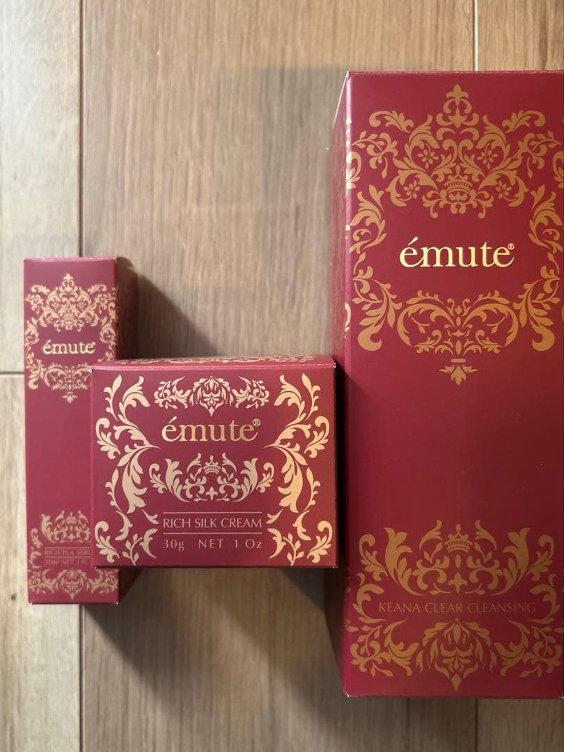 エミューテ　emute クレンジング、美容液、クリーム　セット売り