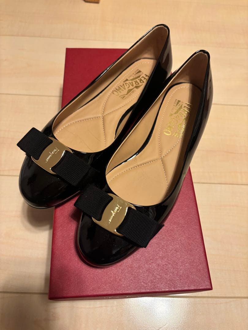 【新品】Salvatore Ferragamo フェラガモ 黒 23.5cm