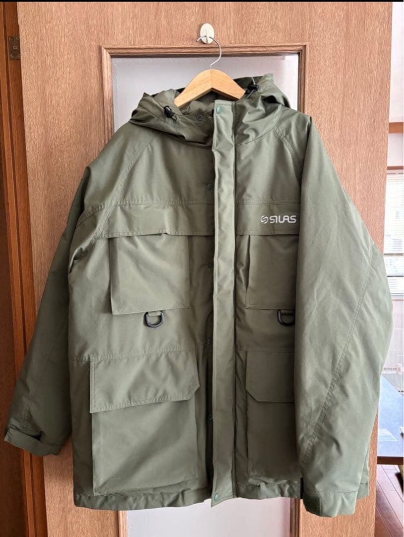 サイラス　ダウンジャケット