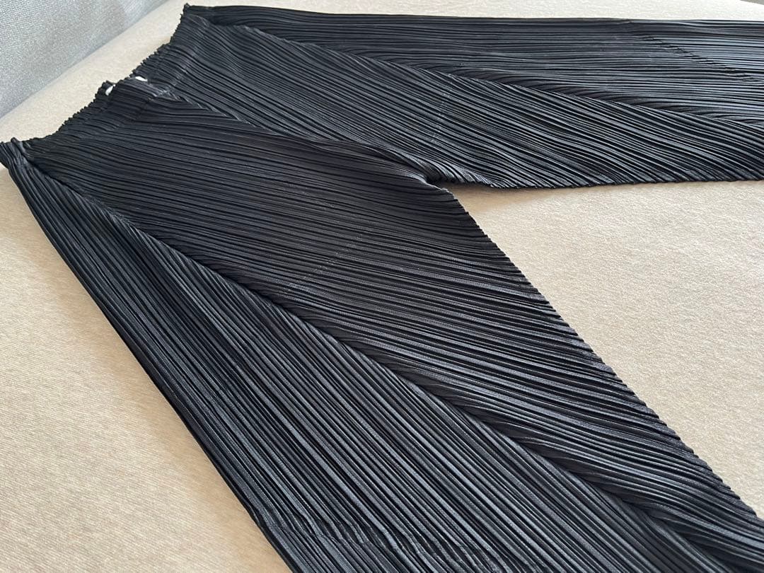 ISSEY MIYAKE PLEATS PLEASE パンツ　プリーツプリーズ
