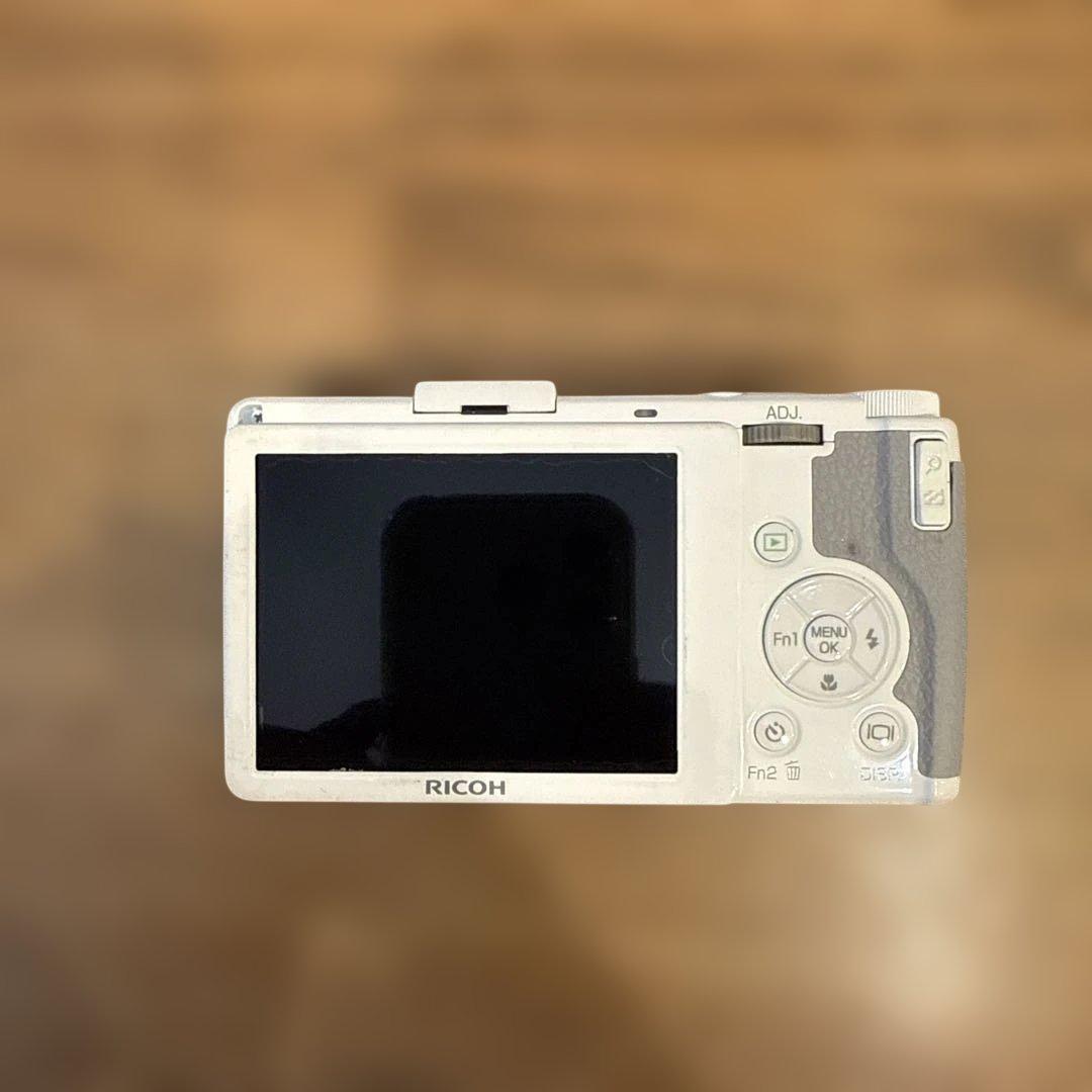 RICOH GR DIGITAL IV ホワイトエディション　デジタルカメラ