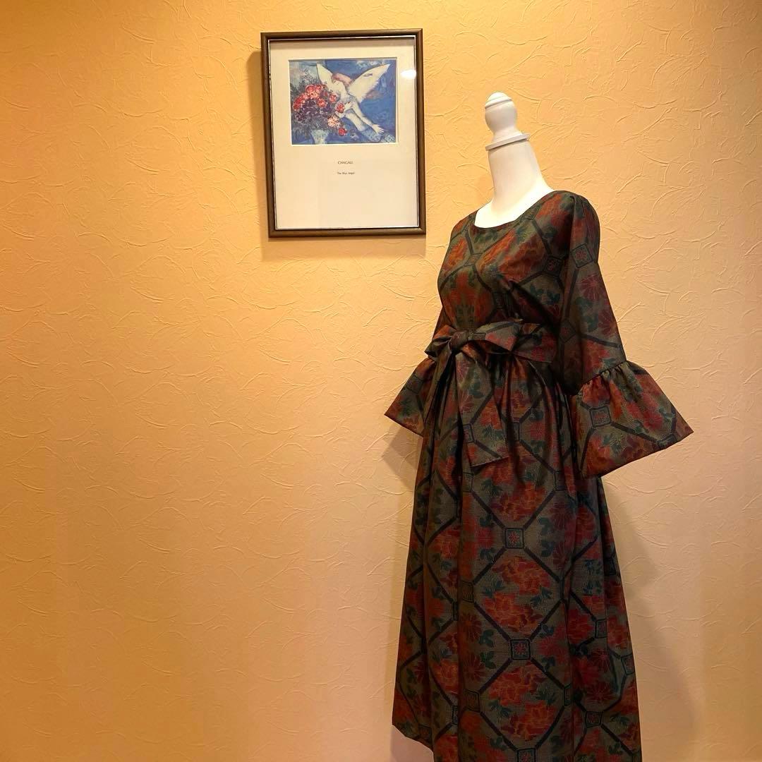 着物リメイク　大島紬ファッション　フリル袖のギャザーワンピース　マキシ丈