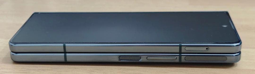 Samsung Galaxy Z Fold 4 本体 au SCG16