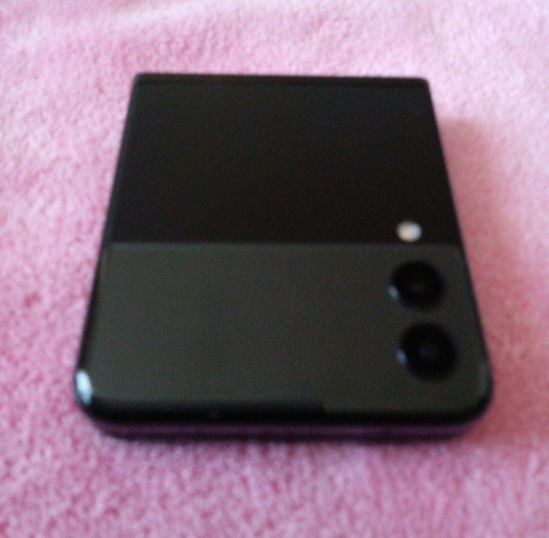 値下げ Samsung Galaxy Z Flip3ブラック 折りたたみ式