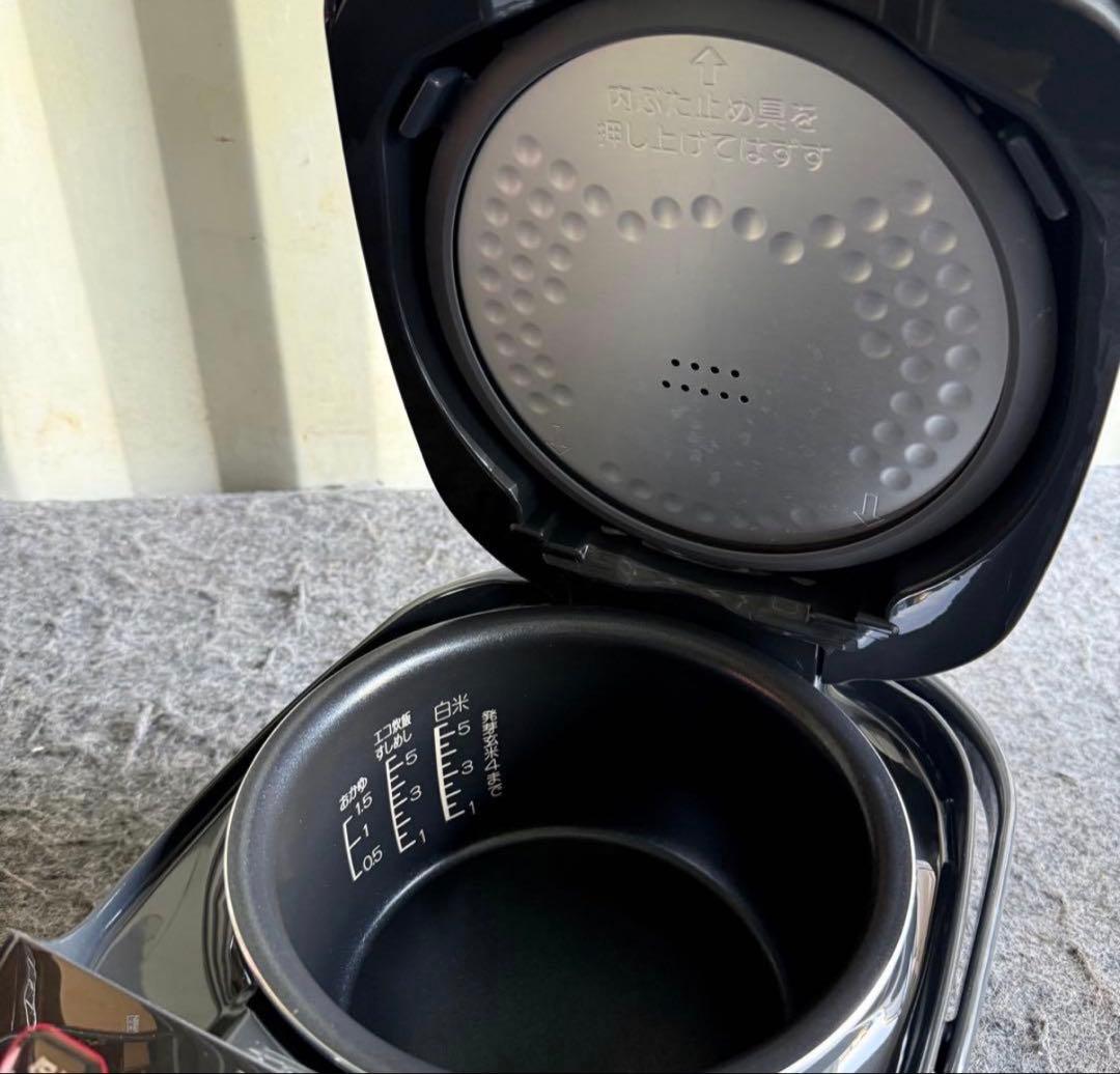 美品✨ 2025年製　象印　ZOJIRUSHI 炊飯器　マイコン炊飯ジャー