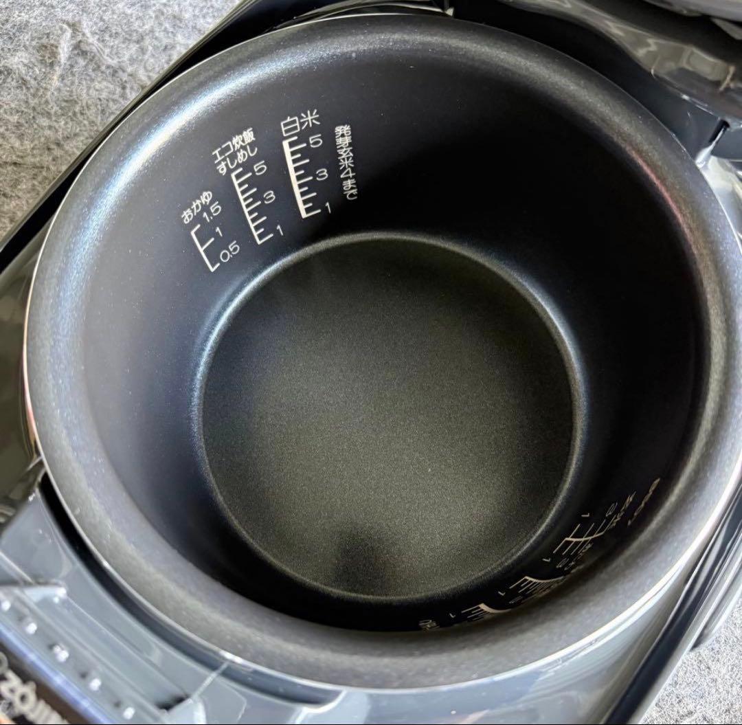 美品✨ 2025年製　象印　ZOJIRUSHI 炊飯器　マイコン炊飯ジャー
