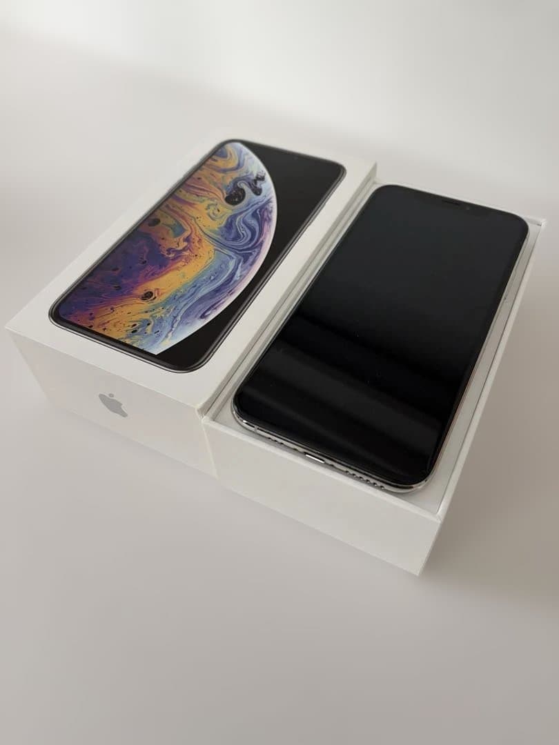 Apple iPhone Xs 256GB SIMフリー
