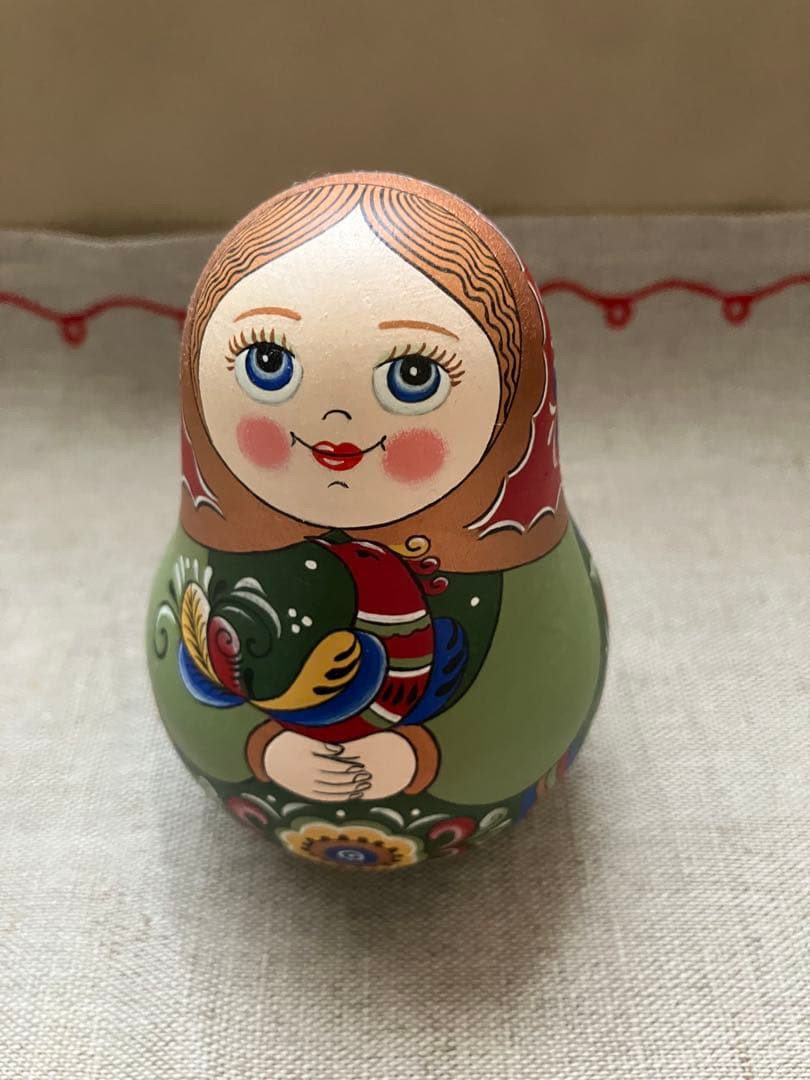 オリガ・ザバイキナさんの起き上がりこぼし