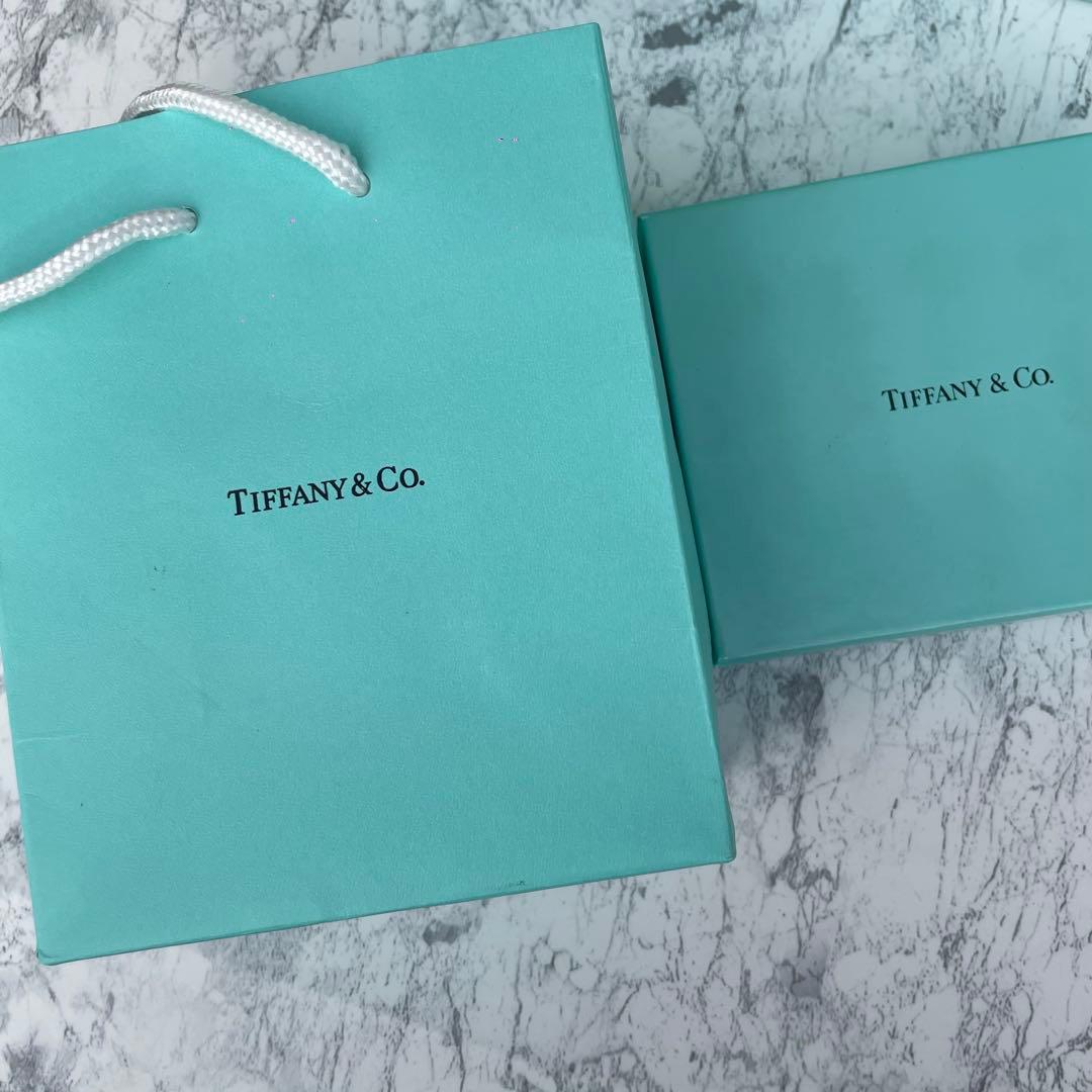 Tiffany & Co. ハート型バングル　リボン