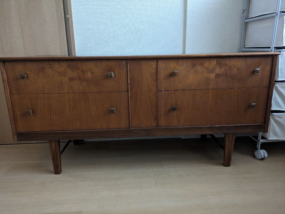 連休値下げ　英国ヴィンテージ　サイドボード　アンティーク家具 北欧家具