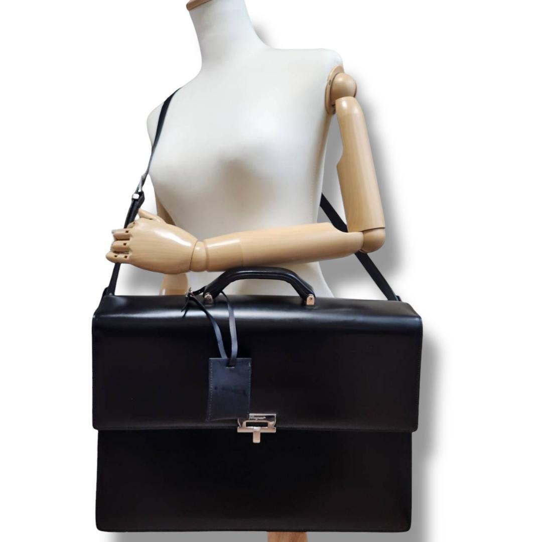フェラガモ ブリーフケース 2WAY ビジネスバッグ メンズ ショルダー 美品