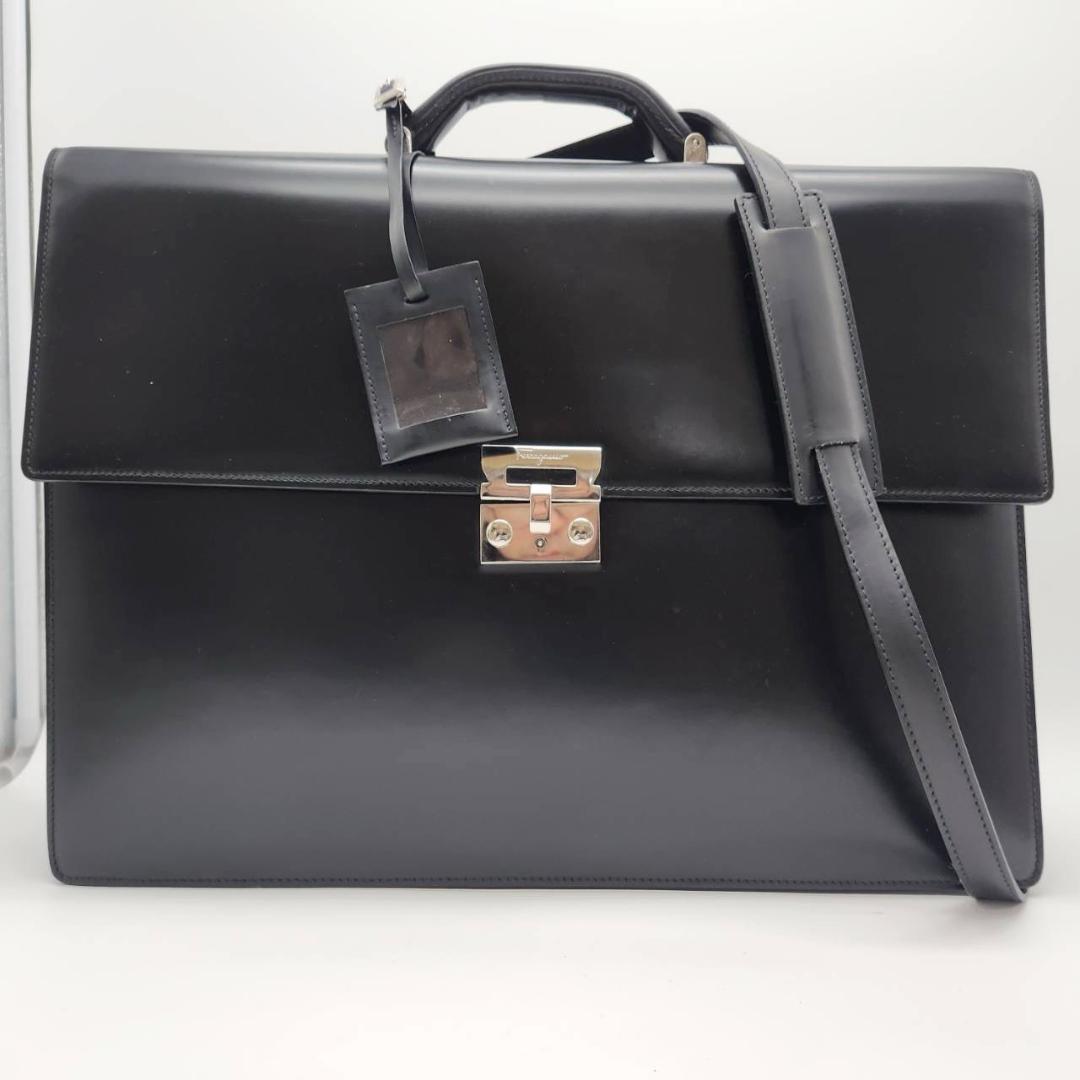 フェラガモ ブリーフケース 2WAY ビジネスバッグ メンズ ショルダー 美品
