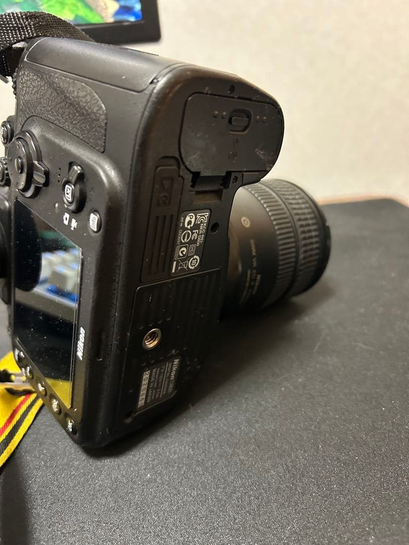 Nikon デジタル一眼レフカメラ 標準ズームレンズ付き