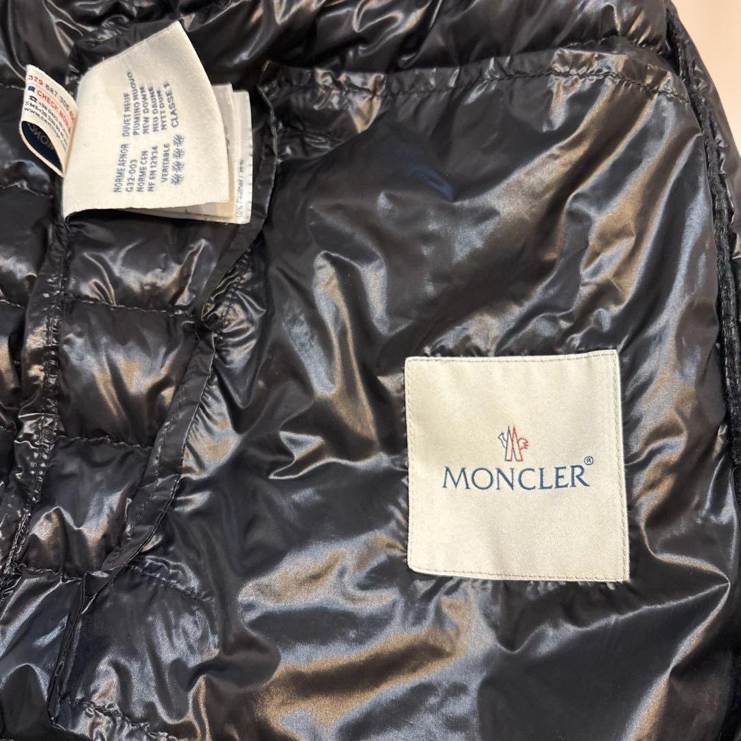 MONCLER ブラック ダウンジャケット