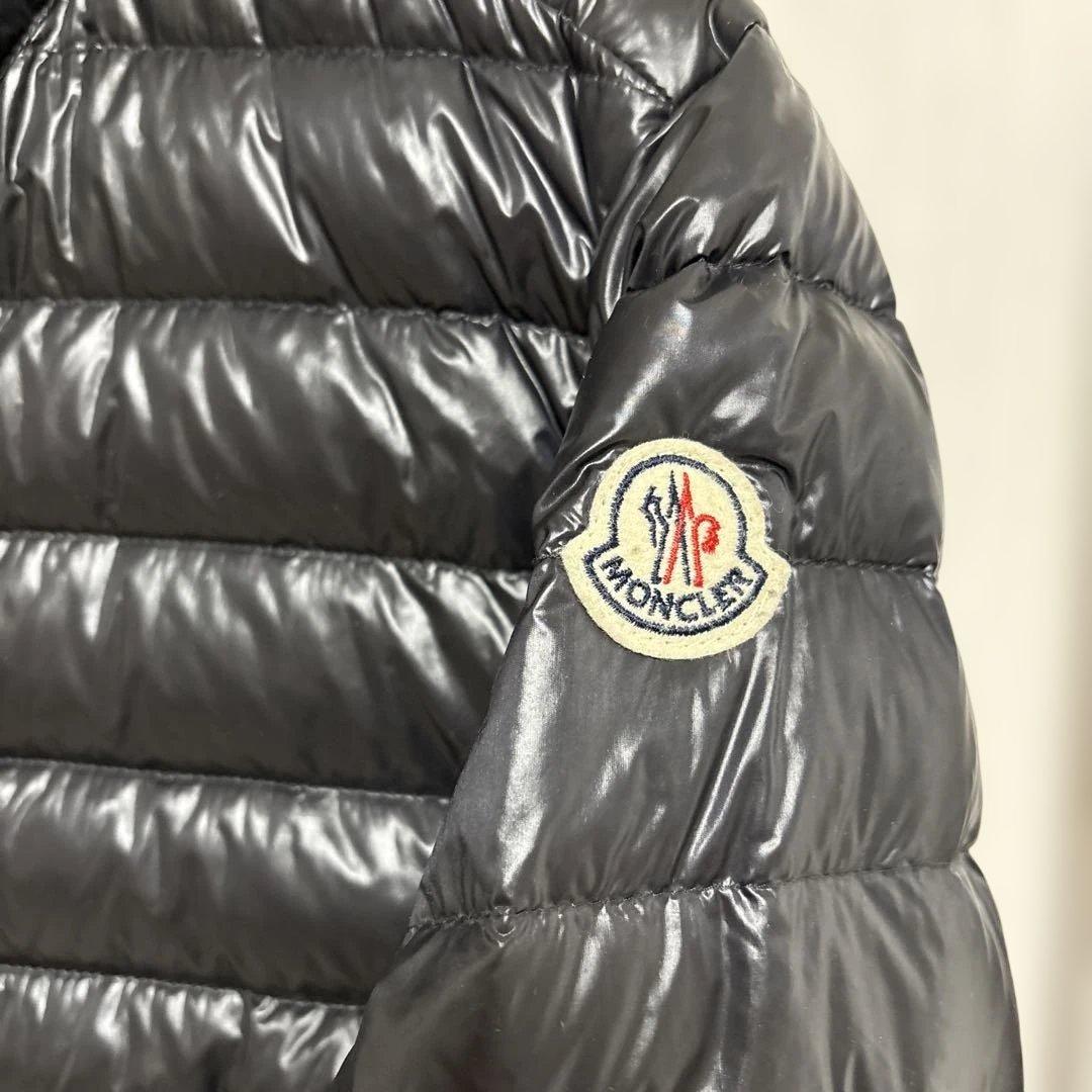 MONCLER ブラック ダウンジャケット