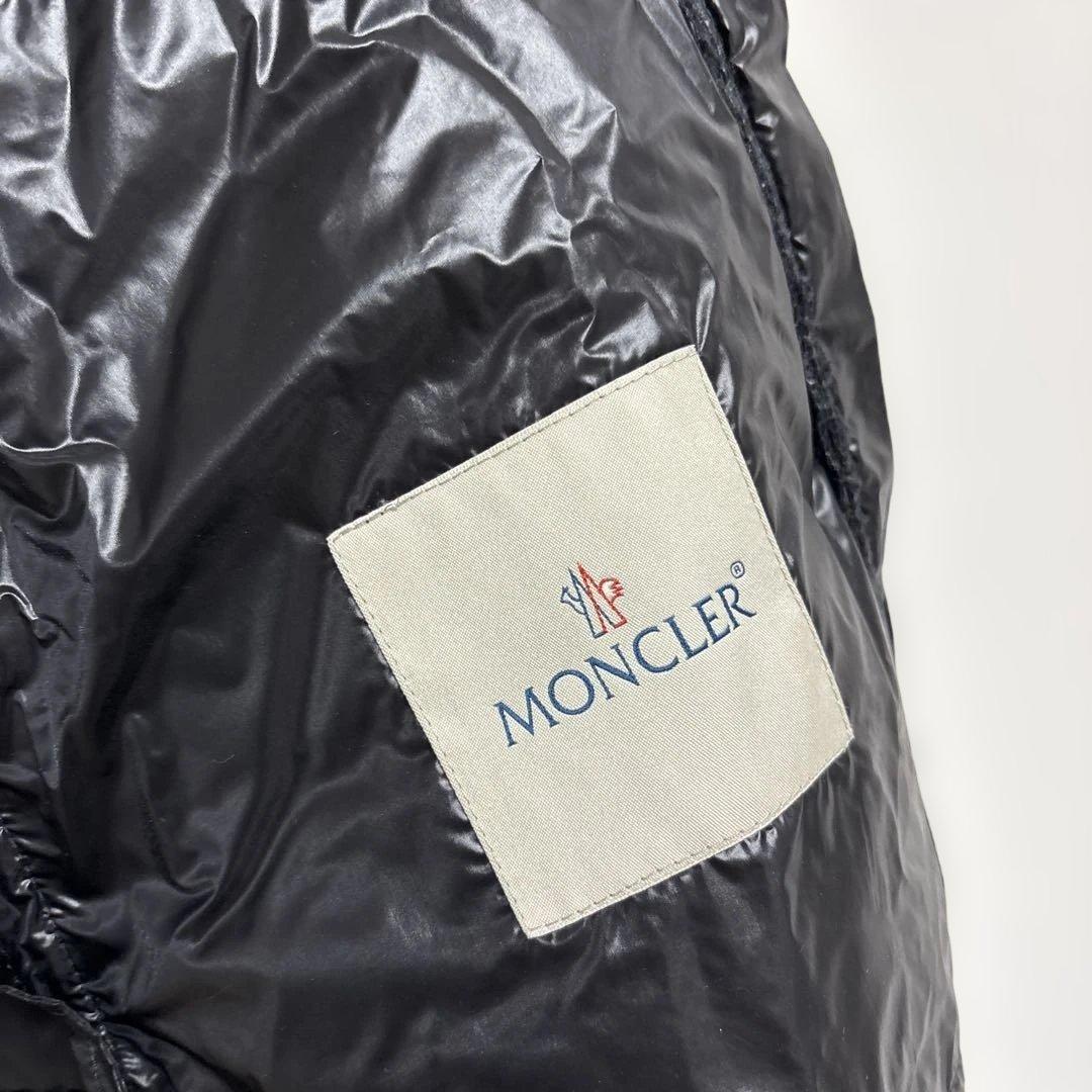MONCLER ブラック ダウンジャケット