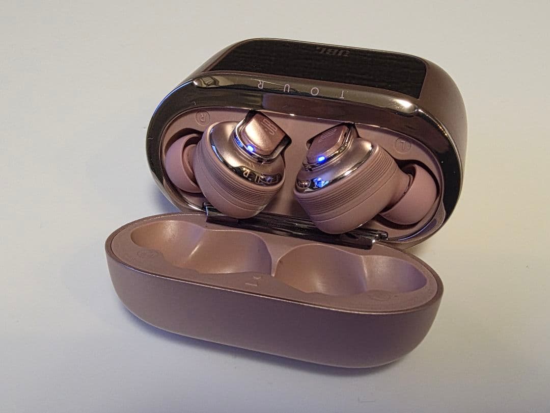 JBL TOUR PRO2 Bluetoothイヤホン