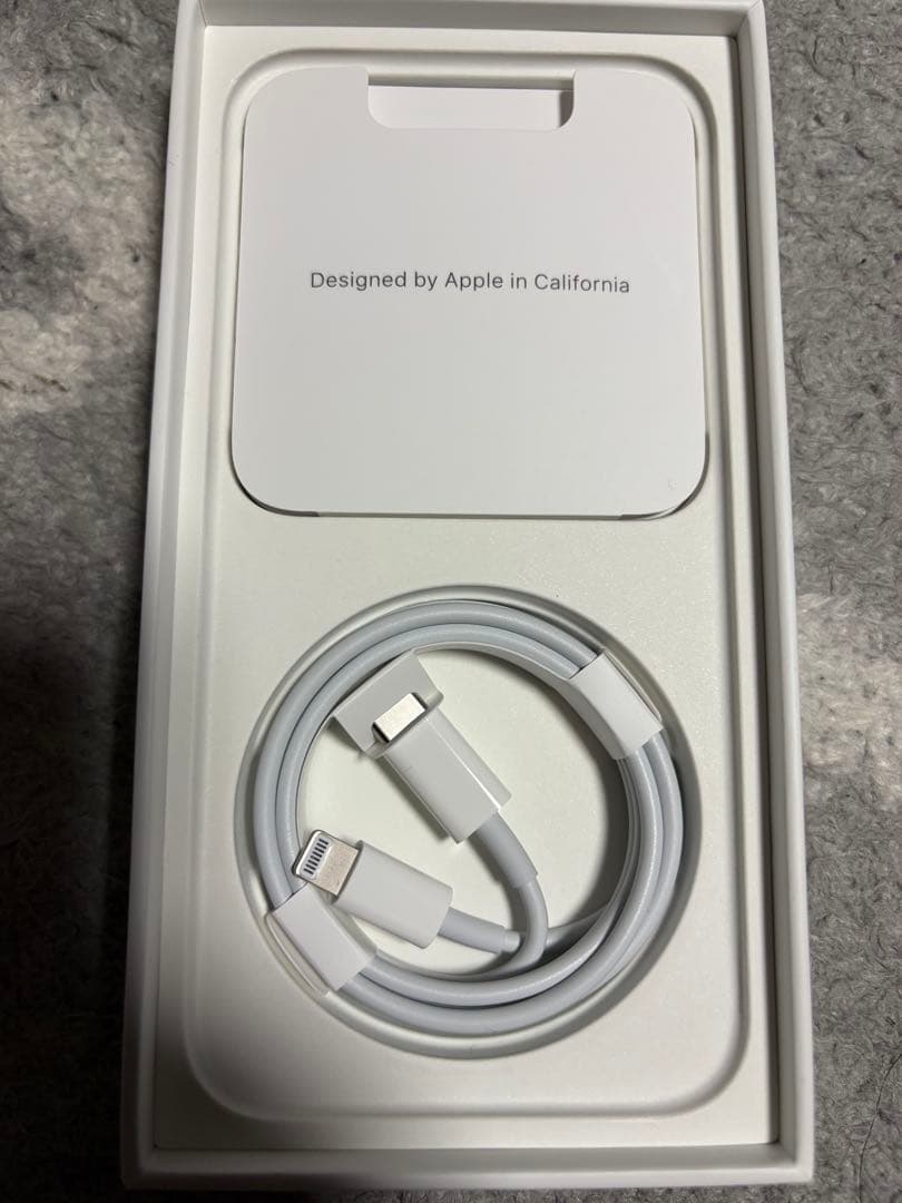 iPhone 13 スターライト 128GB SIMフリー 美品