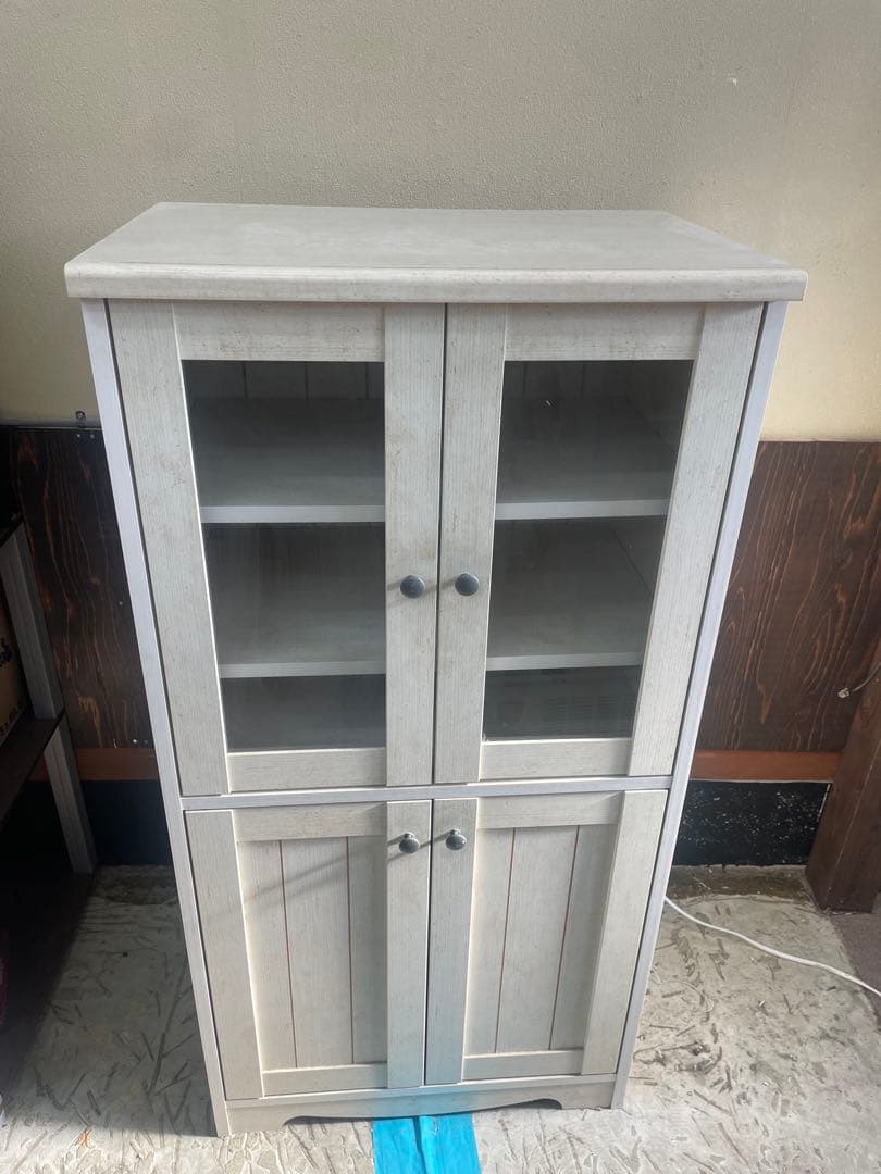 ニトリ　ホワイト木製食器棚 ガラス扉付き