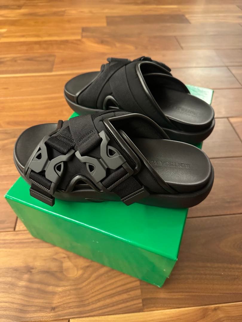 新品未使用 BOTTEGA VENETA(ボッテガヴェネタ) スライドサンダル