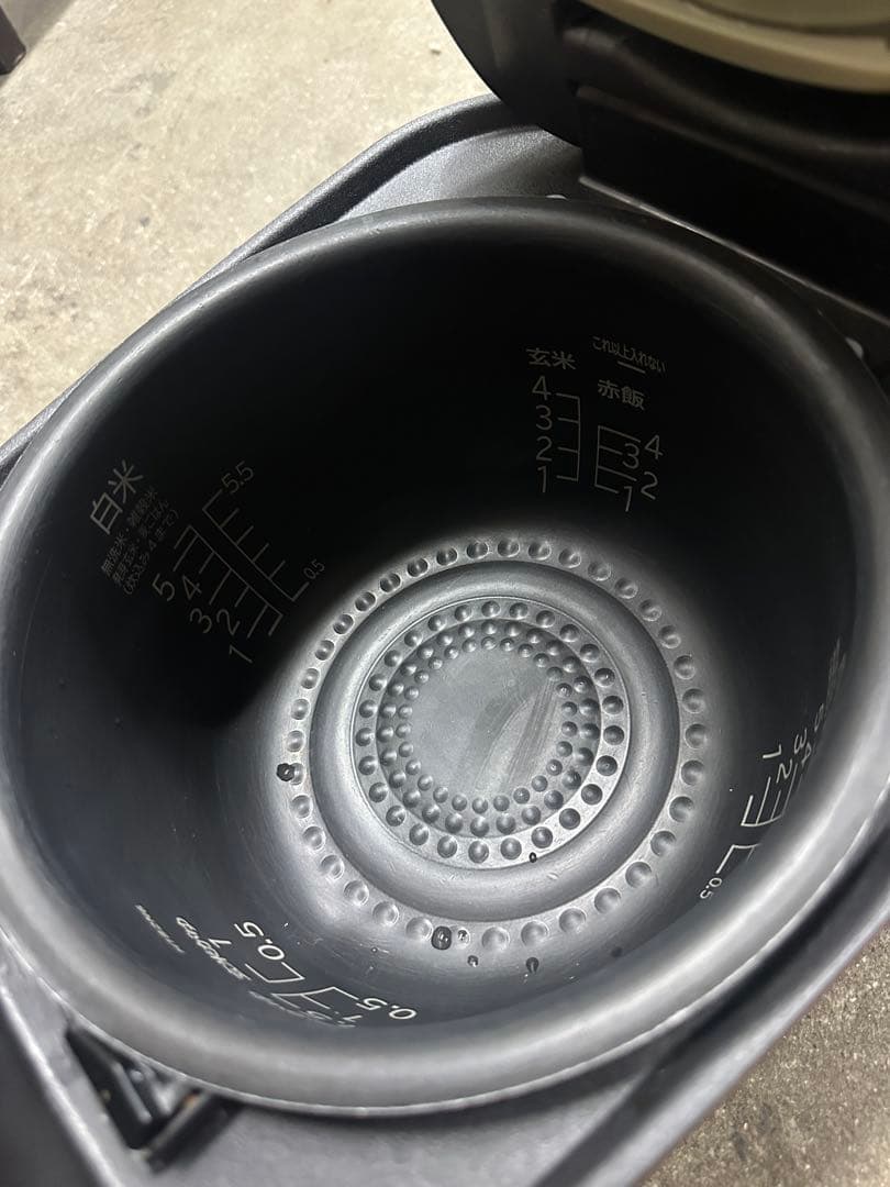 HITACHI 5.5合炊飯器