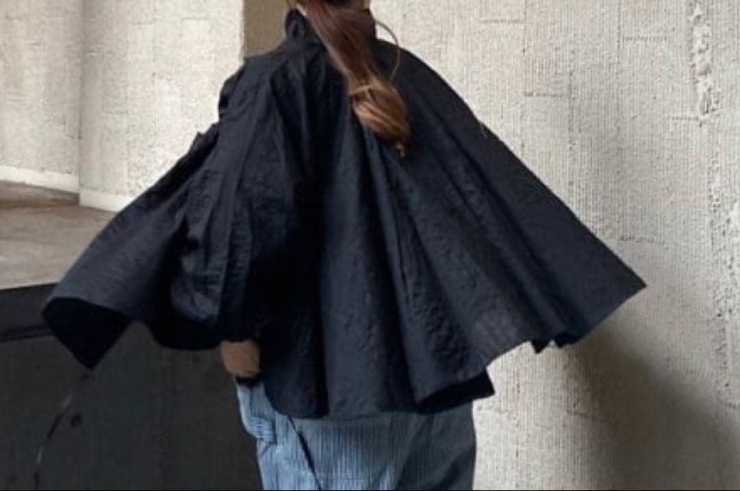 ビームスボーイ×トリト★別注アシメフリルブラウス　T2607