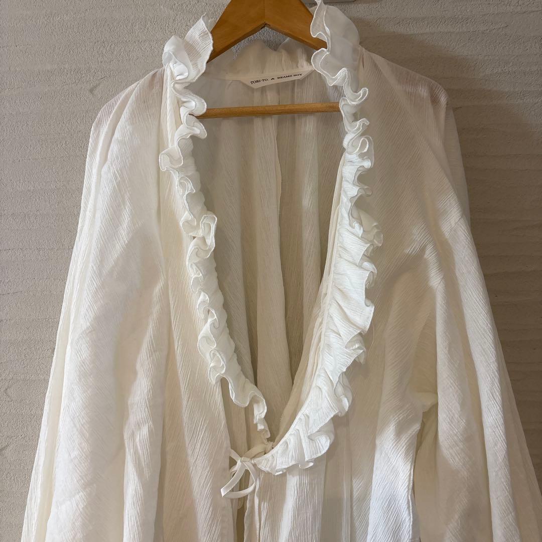 ビームスボーイ×トリト★別注アシメフリルブラウス　T2607