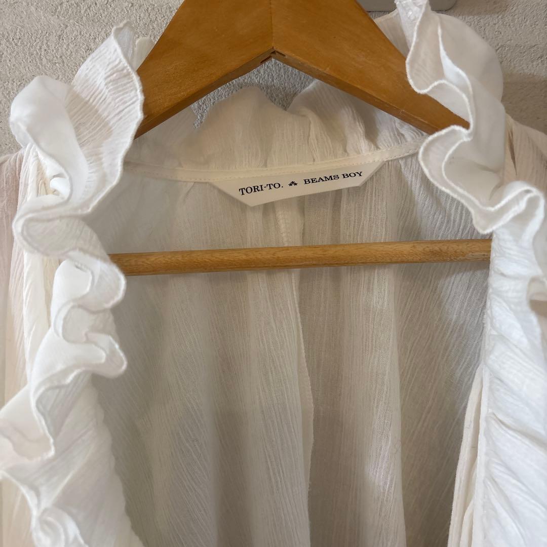 ビームスボーイ×トリト★別注アシメフリルブラウス　T2607