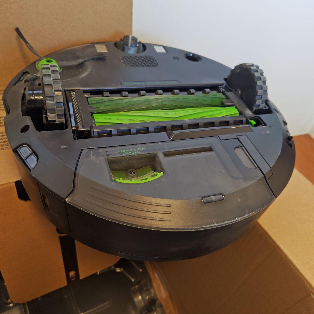 iRobot Roomba j7+ 本体