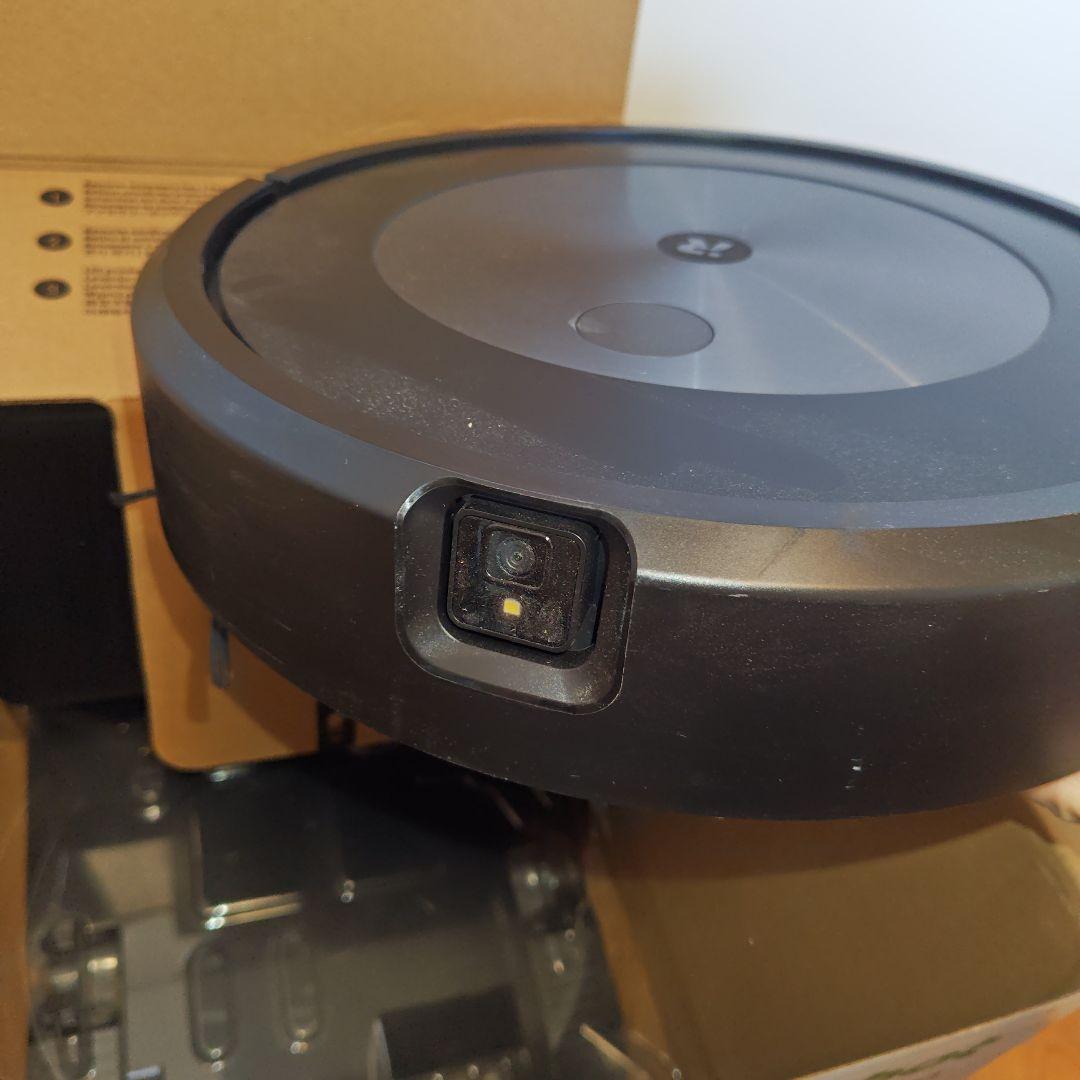 iRobot Roomba j7+ 本体