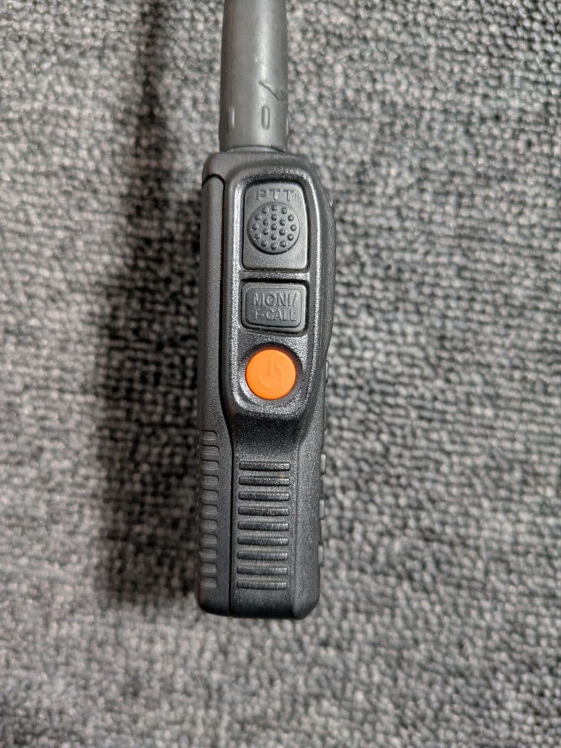 YAESU VX-3 144/430 MHz　デュアルバンドトランシーバー