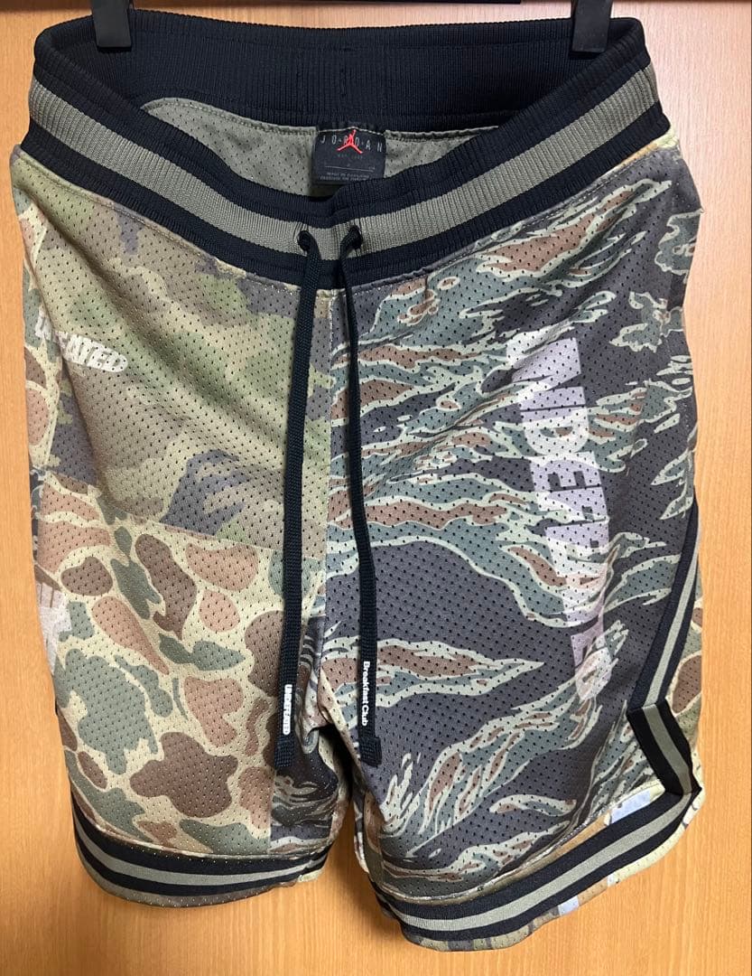 UNDEFEATED x JORDAN Short Camo サイズ　US S