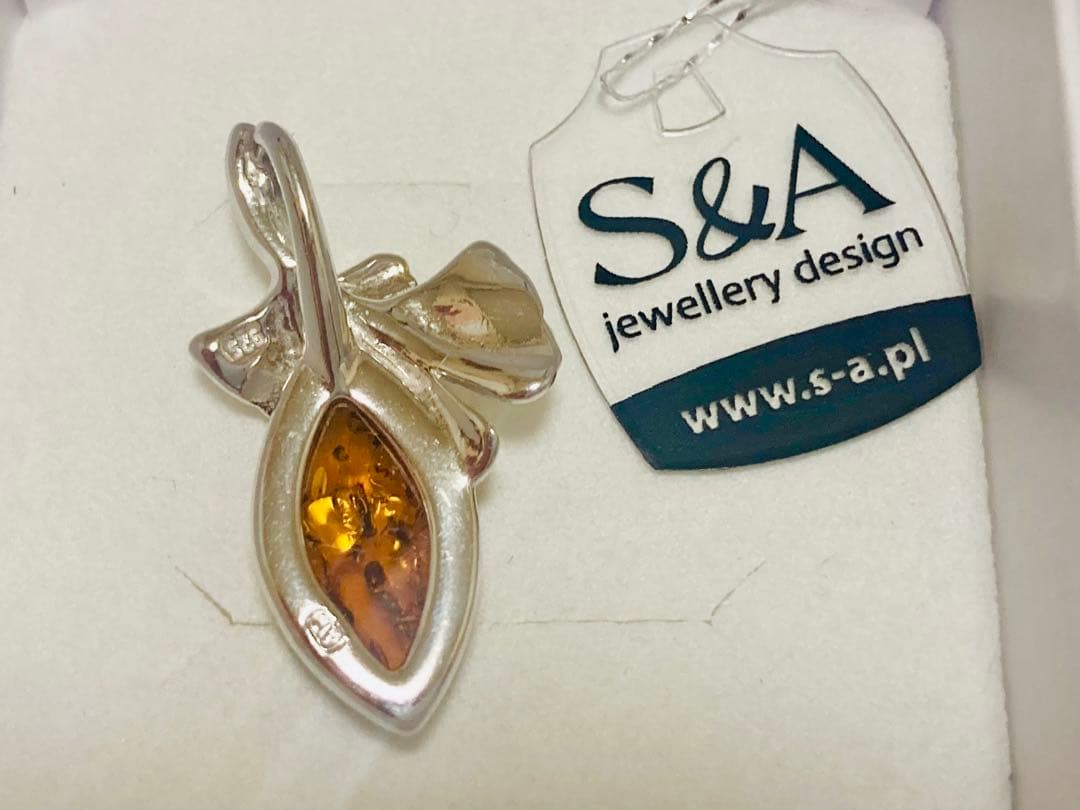 【新品】S&A ペンダントトップ イチョウ　万博　ポーランド　琥珀