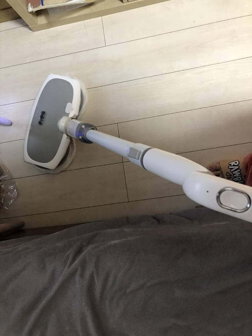 ハンズフリーで使用できる電動モップの自動洗浄機能