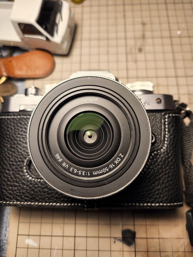 Nikon、zfc. 保湿庫保管、室内試し撮りのみ おまけつき