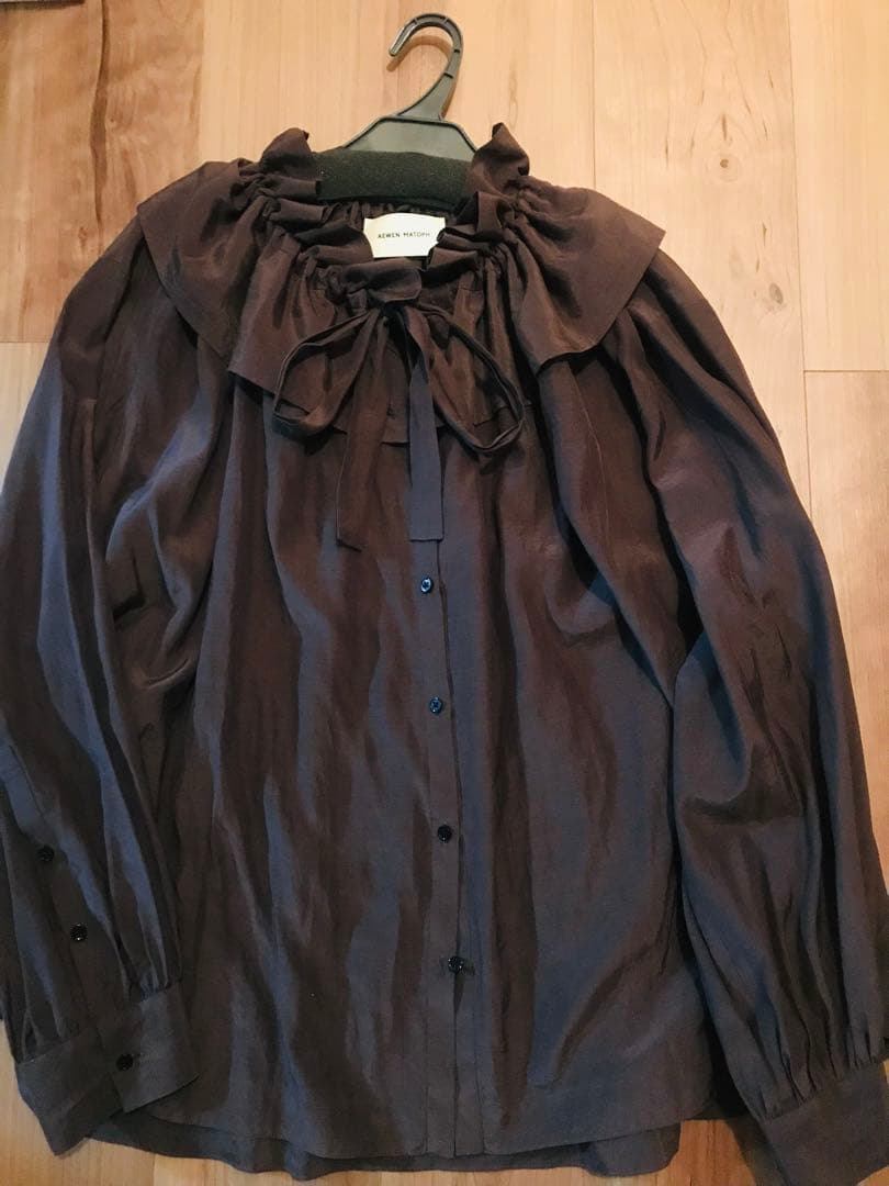 イウエンマトフ　フリルギャザーブラウス　ブラウン　ユナイテッドアローズ