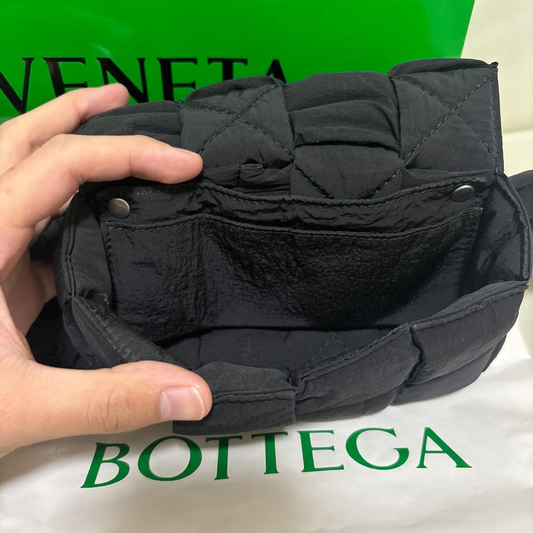 BOTTEGA VENETA （ボッテガ）カセットナイロンショルダーバッグ