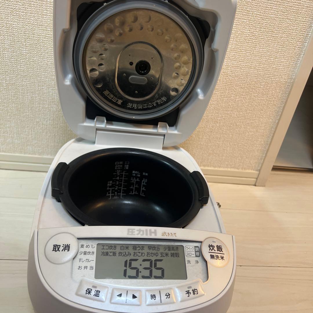 TIGER◆炊飯器 炊きたて JPV-A100 マットホワイト　5.5号炊き