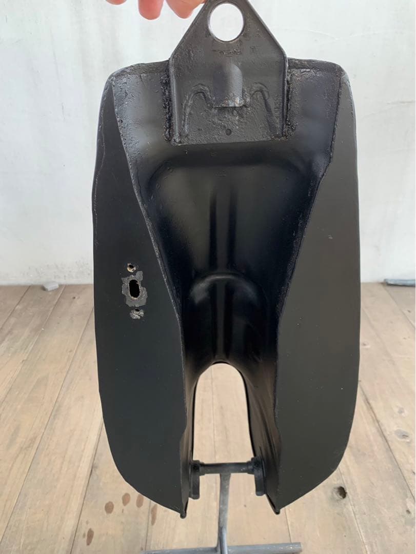 SR400用チョップタンク 黒 赤ライン