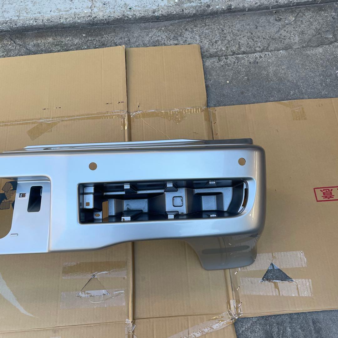 三菱　U69V ミニキャブ　EV リアバンパー
