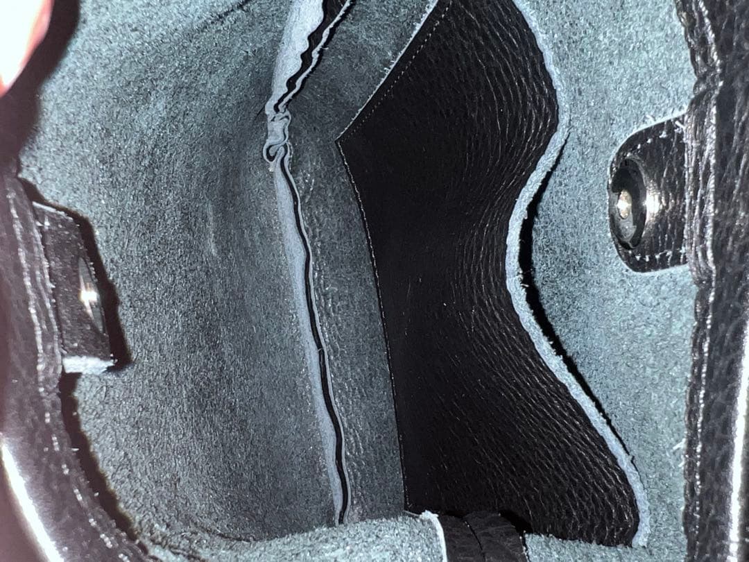 黒レザー ショルダーバッグ　エンダースキーマ