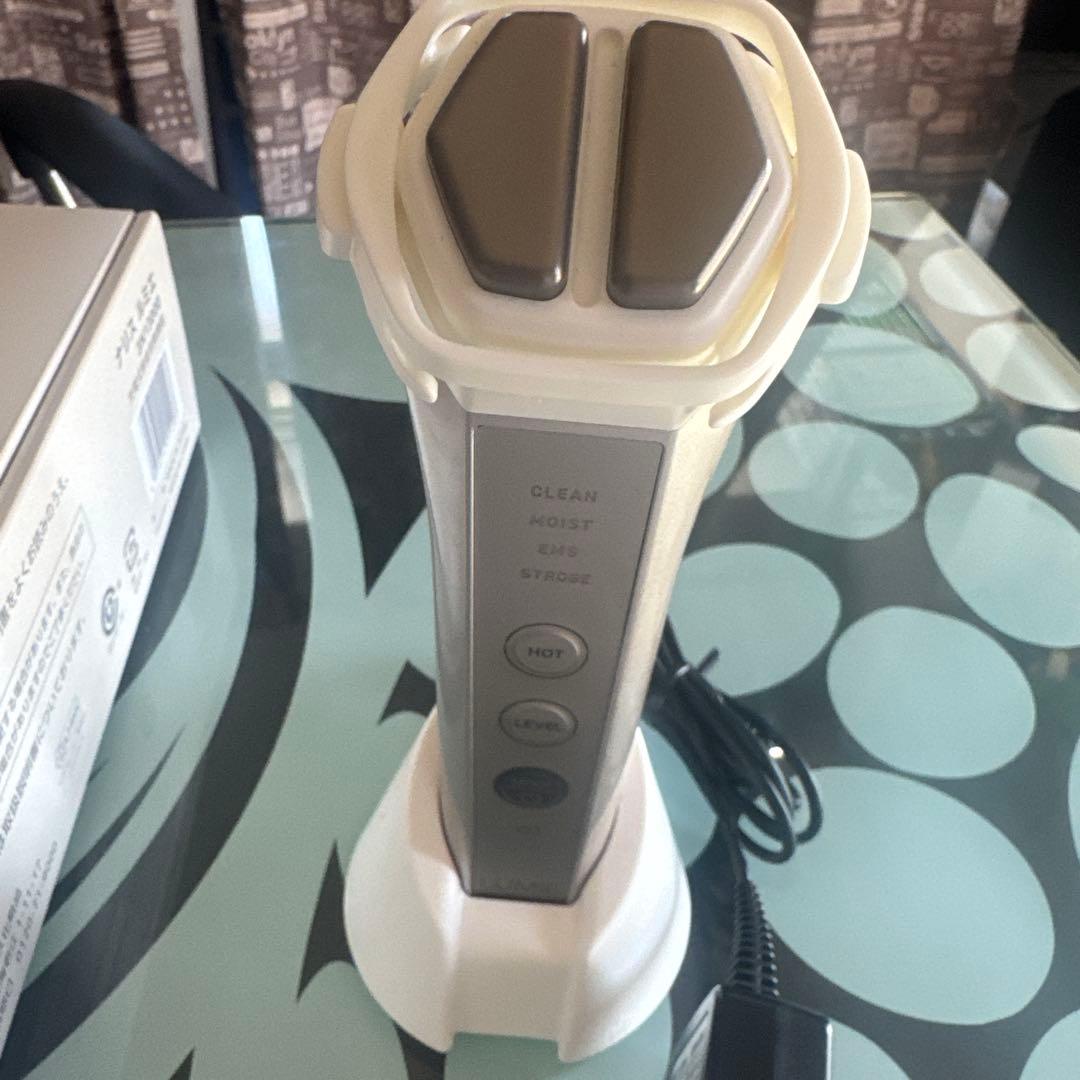 ナリス　ルミエ《LUMIÉ》　家庭用美顔器