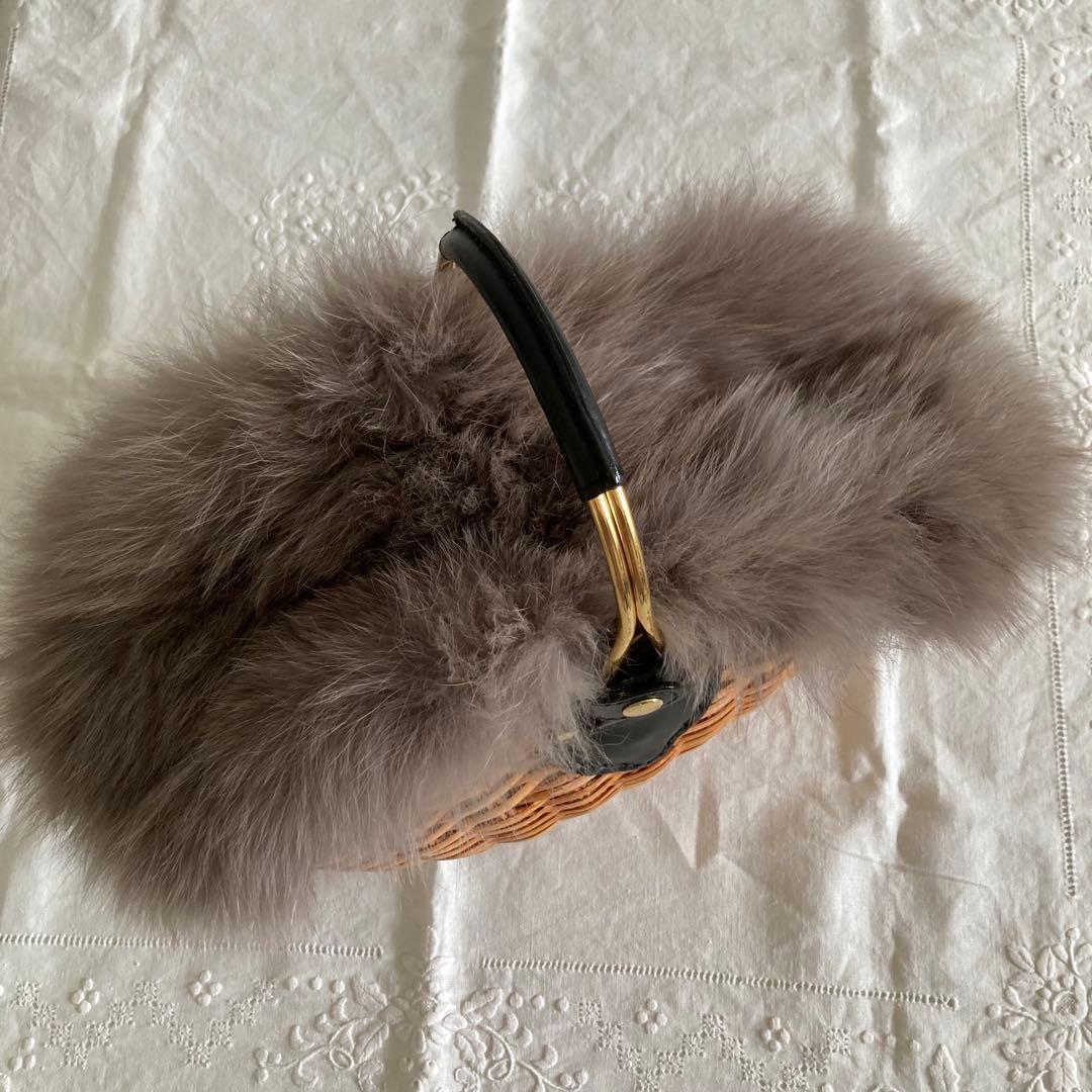 ヴィオラドーロ　ファー付きラタンカゴバッグ　フォックスファー