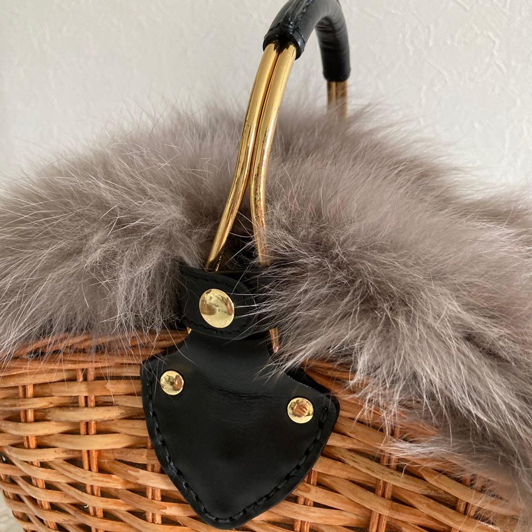ヴィオラドーロ　ファー付きラタンカゴバッグ　フォックスファー