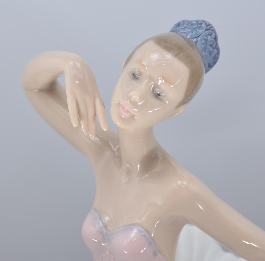 存在感のあるバレリーナ　＃6323　★リヤドロ　スペイン　ポーセリン　絶版・箱付