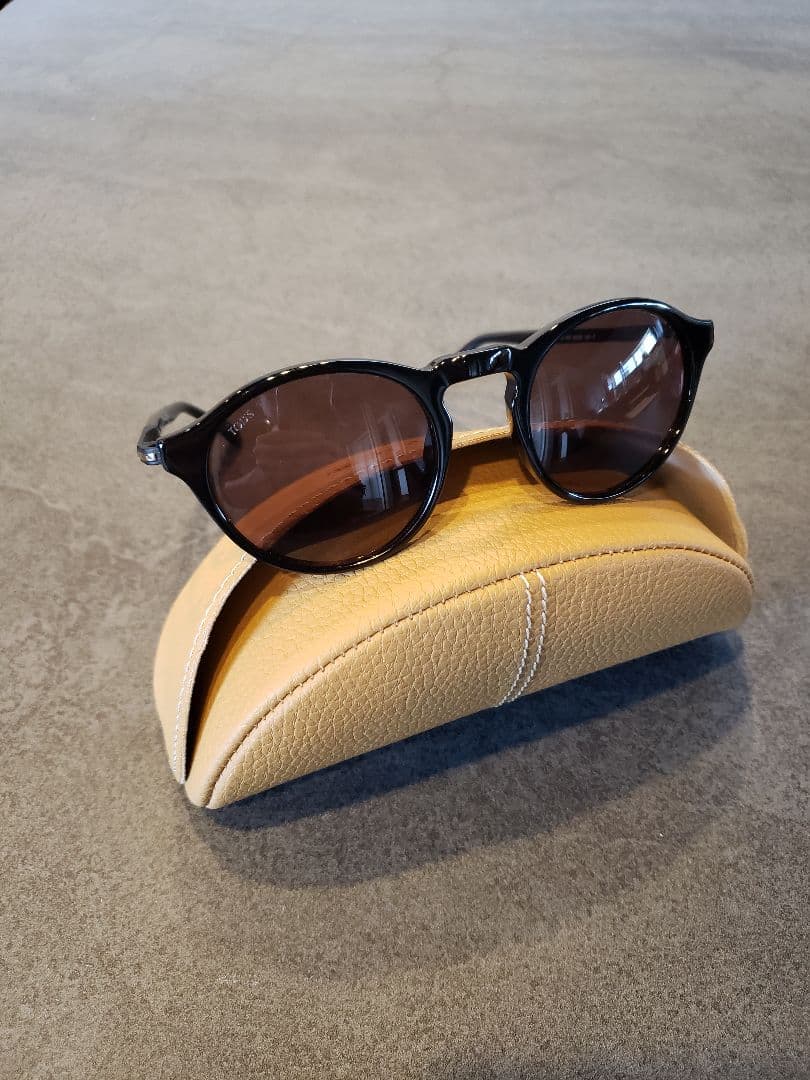TOD'S　サングラス